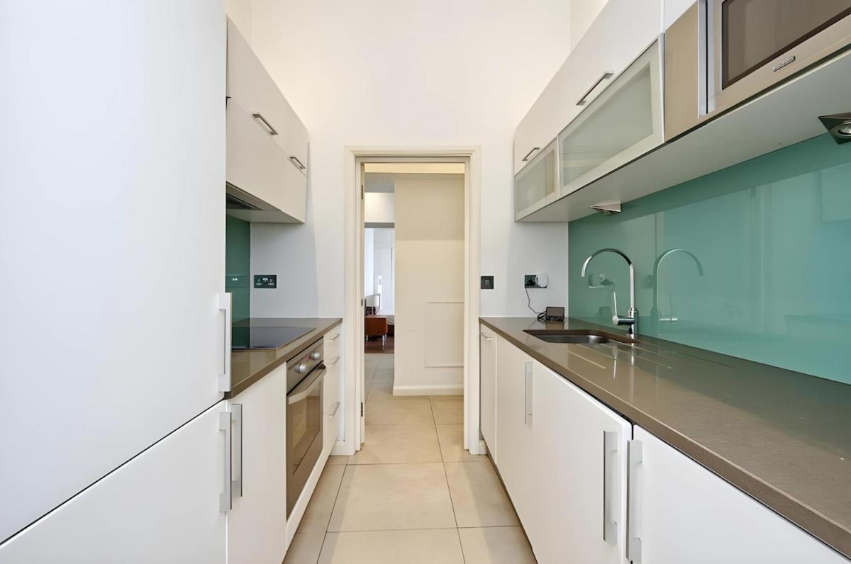 1bd Gloucester With Style And Serenity Apartment
